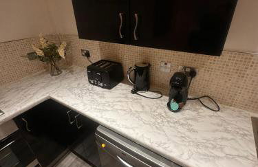 Spacious City Centre 2-Bedroom Apartment by StaySavvy Accommodation - Foto 54