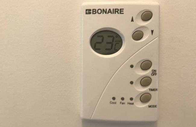 Sleek Stylish Modern Close to Airport - Foto 13