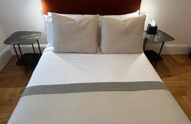 FOX ON THE HOE - Luxury Apartment accommodation - Photo 12