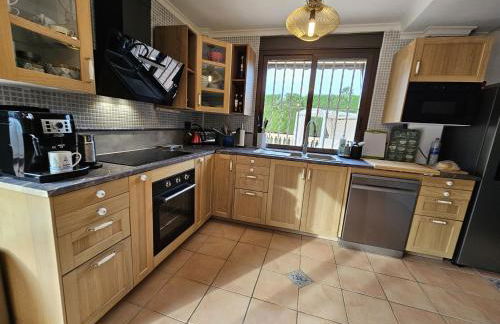 Luxury Villa - pool, hot tub, aircon, TVs, home cinema, office, Gbit Internet, sports equipment - Foto 10