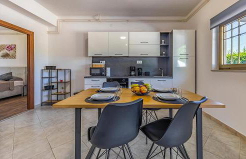 Lovely Apartment In Peruski - Foto 14