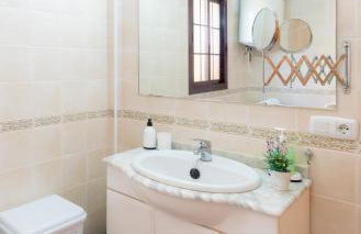 Club Salino Hideaway-Your Peaceful Retreat with Pool in Torrevieja - Photo 15