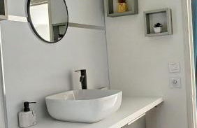 Quiet Studio with Private Parking - Photo 9