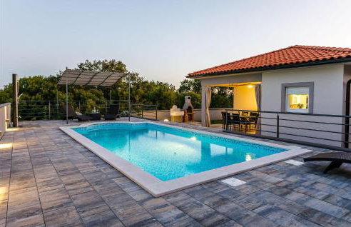 3 Bedroom Nice Home In Kapovci - Foto 8