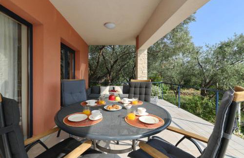 Apartment Serenity with Private Pool Near the Beach - Photo 6