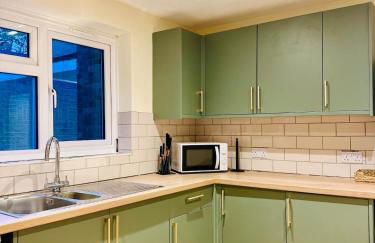 LivinSpace- Modern and spacious 2 bed flat in Central Sutton - Foto 13