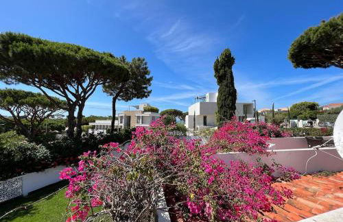 Traditional 3 bedroom villa with great pool in the heart of Vale do Lobo - Photo 37