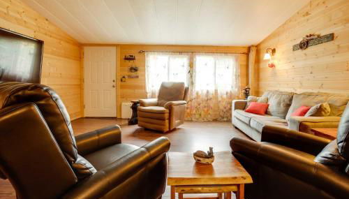 Brookings Home with Deck, half Mi to Harris Beach! - Foto 4