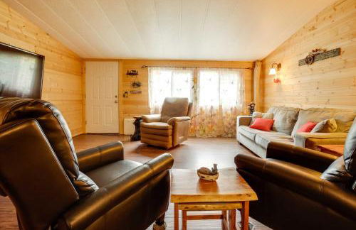 Brookings Home with Deck, half Mi to Harris Beach! - Foto 4