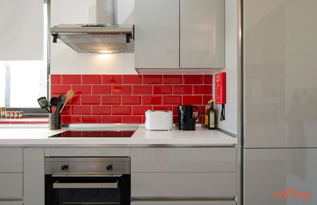 2 Bed Apartment w Distant Sea and Country Views - Foto 3