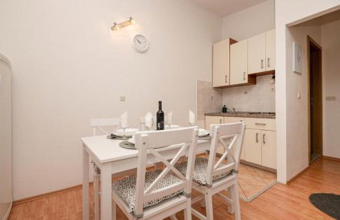 Amazing Home In Vrgorac With Wifi - Photo 34