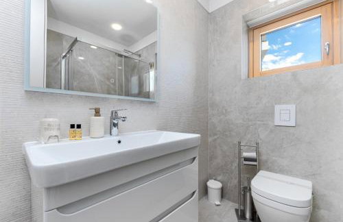 Luxury Adria Makarska - Sea & Mountain View, Whirlpool and Free Parking - Foto 30