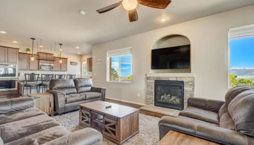 Mountain Breeze Villa w Mountain Views and Air Hockey - Foto 2