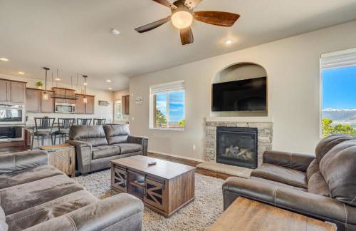 Mountain Breeze Villa w Mountain Views and Air Hockey - Foto 2