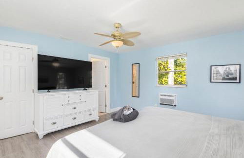 Relaxing 4 bedroom home with Pool - Photo 21