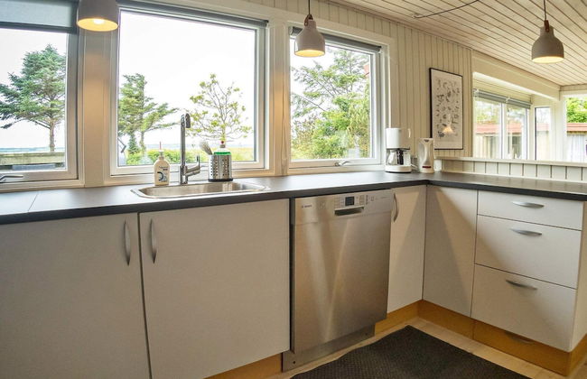 6 Person Holiday Home in Thyholm - Photo 5