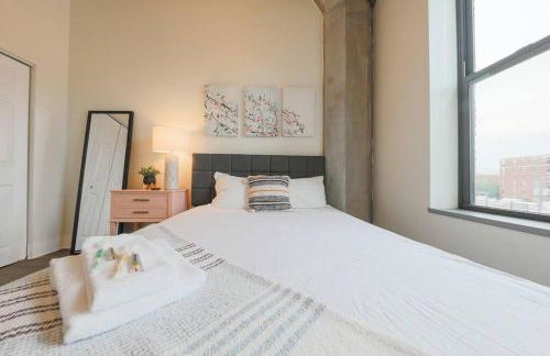 Spacious 2BR South Loop Suite with Skyline View, Optional Parking and Gym Access Close to McCormick Place, Grant Park, Museum Campus & CTA Lines - Foto 9