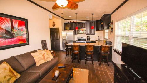 Tahitian Cottage - Heated Pool Walk to the Beach - Foto 1