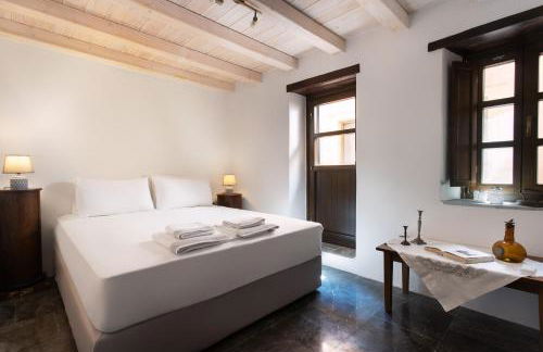 Myrsini's Castle House - Comfortable Residence with Large Balcony & Sea View - Photo 15