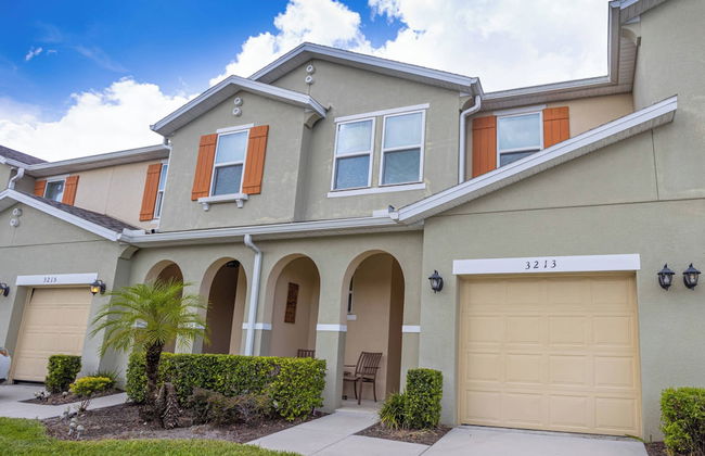 Beautiful Townhome With Hot Tub 13 - Photo 28