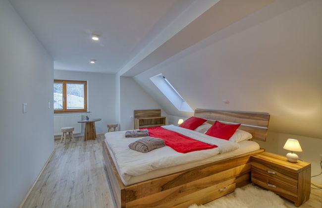 Farmhouse Raspberry Pool Wellness - Photo 17