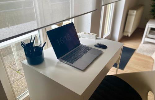 Stilvolles Apartment mit Balkon, Küche & Parkplatz - Waldstetten Zentrum - Foto 8