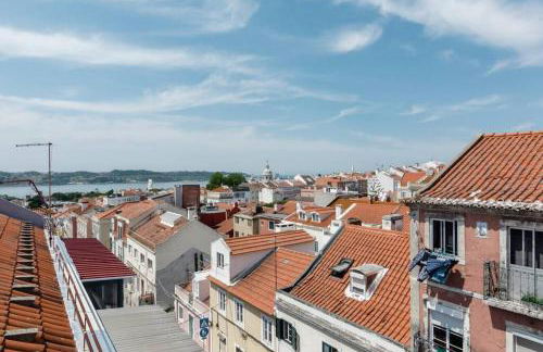 Beautiful Apartment with View of the Tagus River - Photo 26