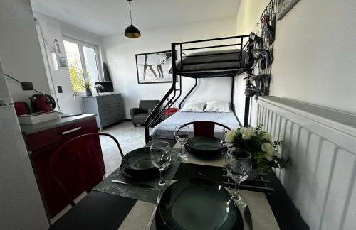 Escapade à 700m de la mer, parking et terrasse le capucin - Foto 4