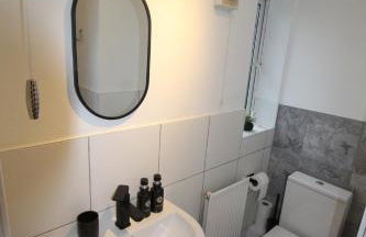 4 Bedroom House Near Manchester Airport, Wythenshawe Hospital and Trafford Centre - Foto 24