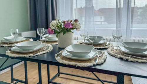 ImmoStay G#1 Ferienhaus - Parken & WiFi, 2 Balkone und 2 Bäder,4K - Foto 4