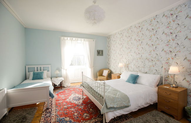 Byrness House - Photo 1