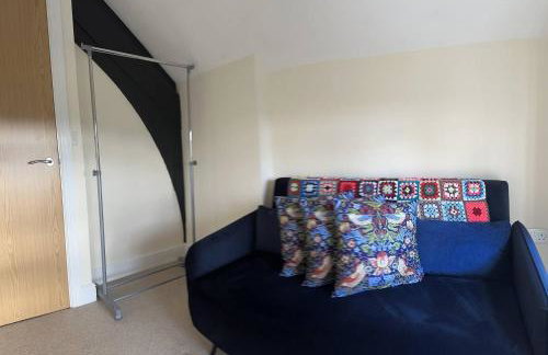 Unique Old Auction House - Photo 9