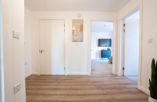 Central Wembley Stadium Luxe Stay with Pool Table - Foto 19