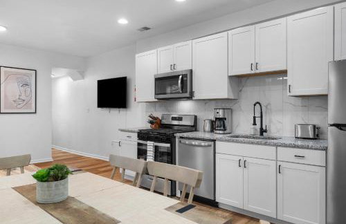 Central Lawrenceville 1B Bright and Stylish 2 Bedroom Apartment with Free Street Parking - Foto 8