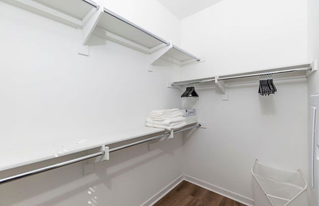 Master Bedroom With King Bed Central Location - Foto 27