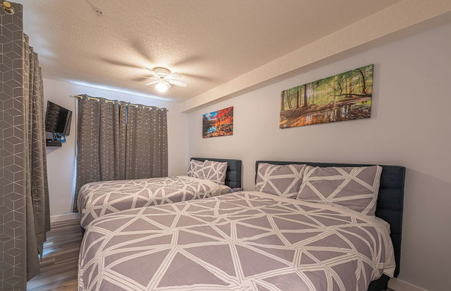 One Bedroom Suite with BBQ & huge Patio - Foto 23