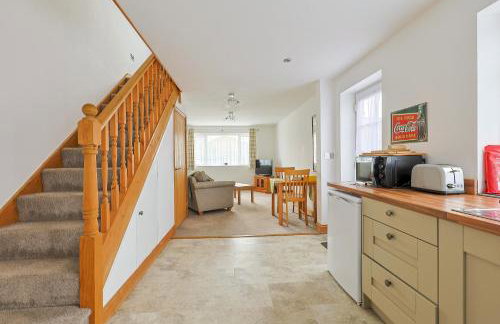 Spacious Self Contained Annexe with Parking - Pass the Keys - Foto 18