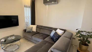 HelaMoni, New 5 Star 2 Person apartments with pool - Photo 5