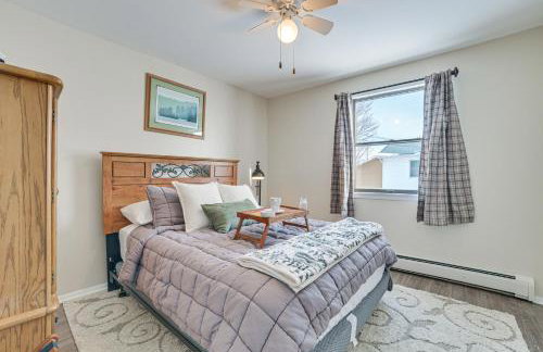 Porch and Views Waterfront Home on Houghton Lake! - Foto 13