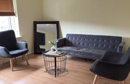 Misk Homes #2 Near Heathrow Airport, shops & Brunel University - Free Parking - Photo 4