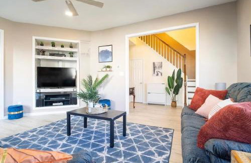 Tropical Oasis with Tiki Bar, Firepit, Seasonal Pool - Foto 49