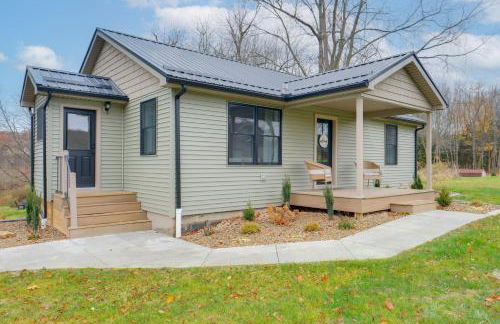 Walk to Lake Pet-Friendly Cottage in Jamestown! - Foto 3