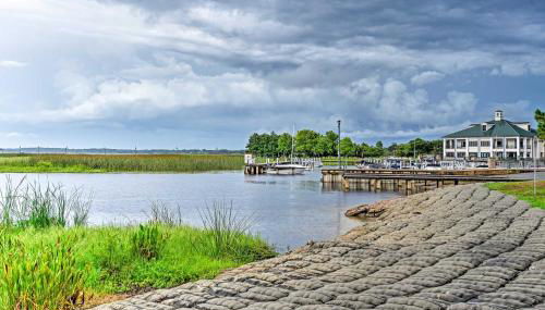 Family Home with Private Pool 24 Mi to Disney! - Foto 1