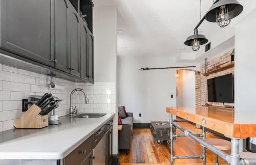 Industrial Loft Offers Historic Feel with Modern Amenities 3BR & 2BA #DCottage - Foto 20
