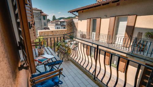 Trilocale in centro a Cormons con balcone e garage - Foto 3