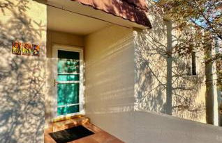 3.2 near University and Memorial Hospital - Photo 11