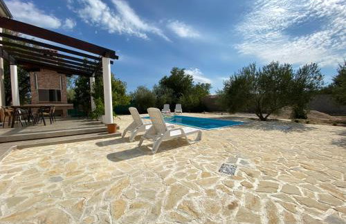 Villa Bubica- cozy holiday home in rural area with pool - Photo 30