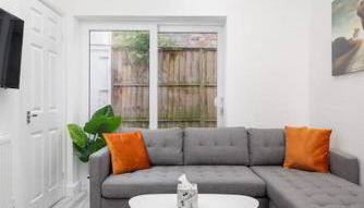 Flatzy - Modern 3 Bedroom Home in City Centre - Foto 3