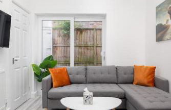 Flatzy - Modern 3 Bedroom Home in City Centre - Foto 3