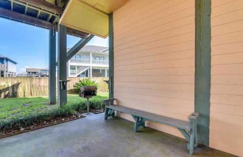 Ocean-View Balcony! Coastal Haven in Crystal Beach - Foto 28